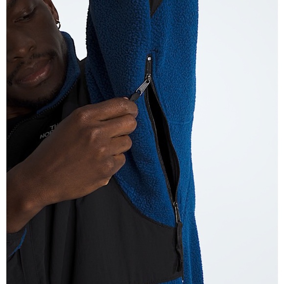 * THE NORTH FACE BOYS Retro Denali Jacket
* XL (18) - Picture 4 of 8